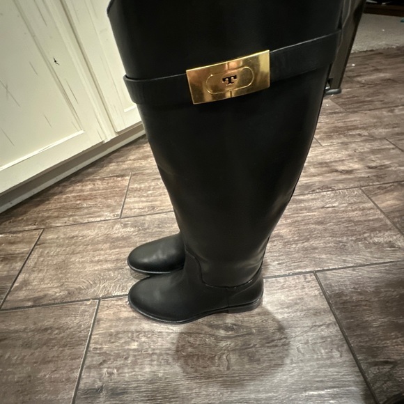Tory Burch 7.5 T Hardware Riding Boot Black Leather Store Display - Picture 2 of 7